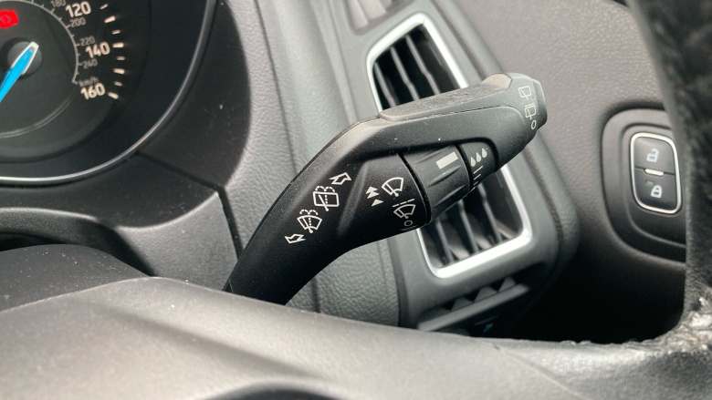 Ford Focus 1.0 EcoBoost 125 Titanium 5dr Petrol Hatchback